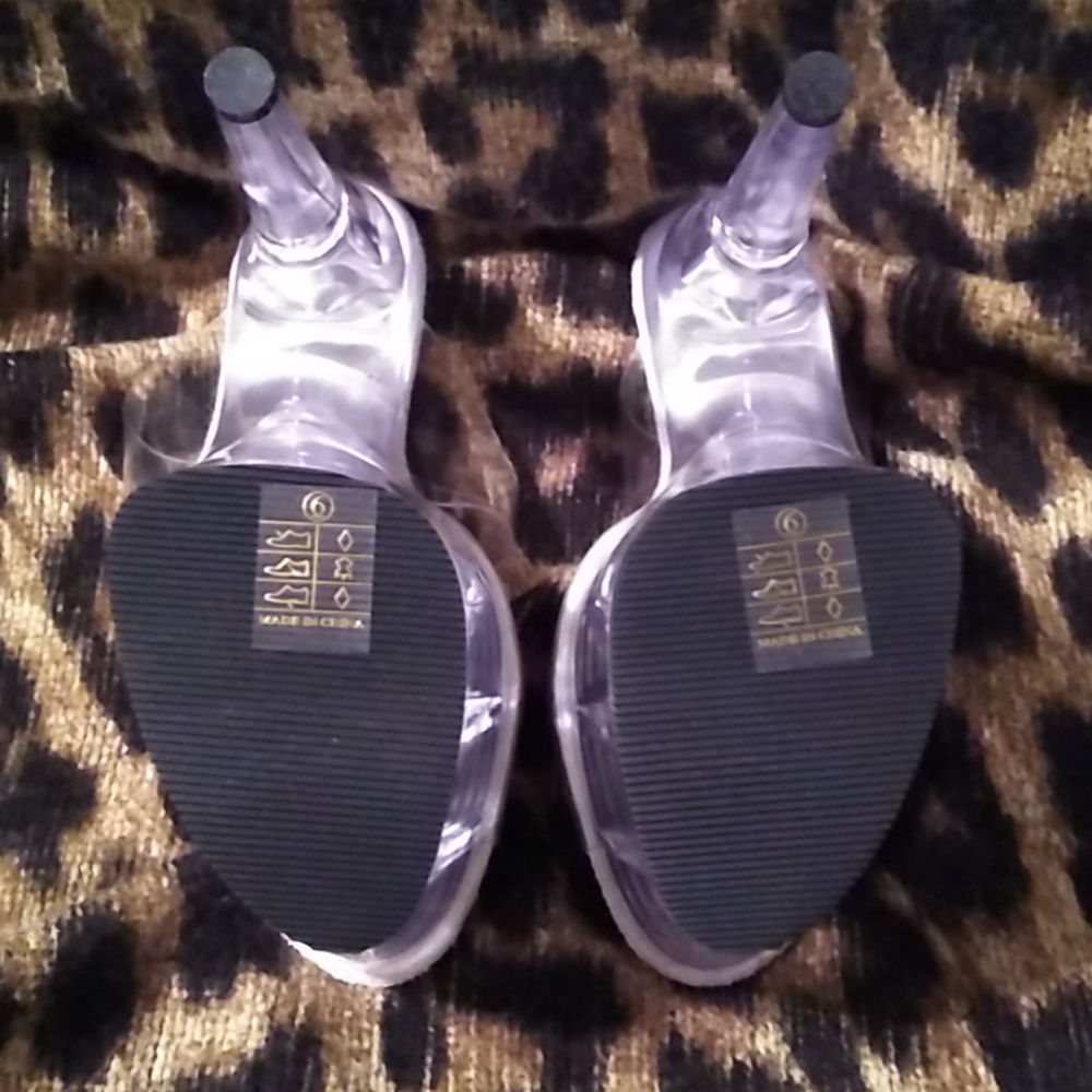 Heels - Picture 4 of 6